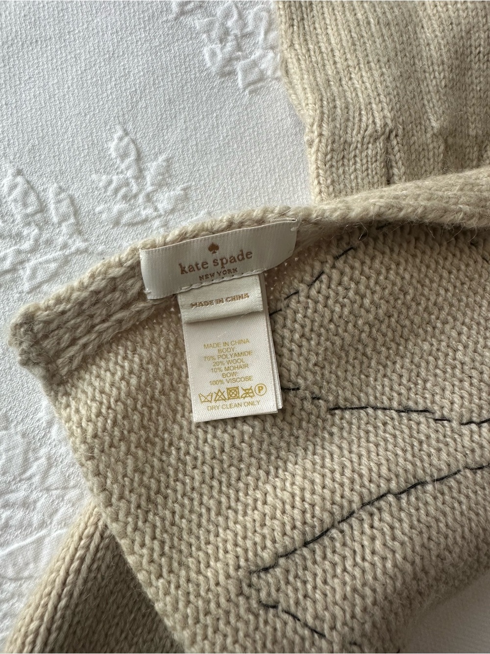 kate spade Beige Scarf and Glove Set with Black Bow Accents BEAUTIFUL - Picture 2 of 4